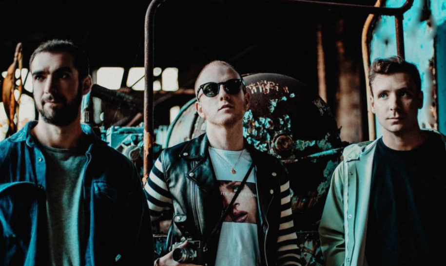 TWO DOOR CINEMA CLUB