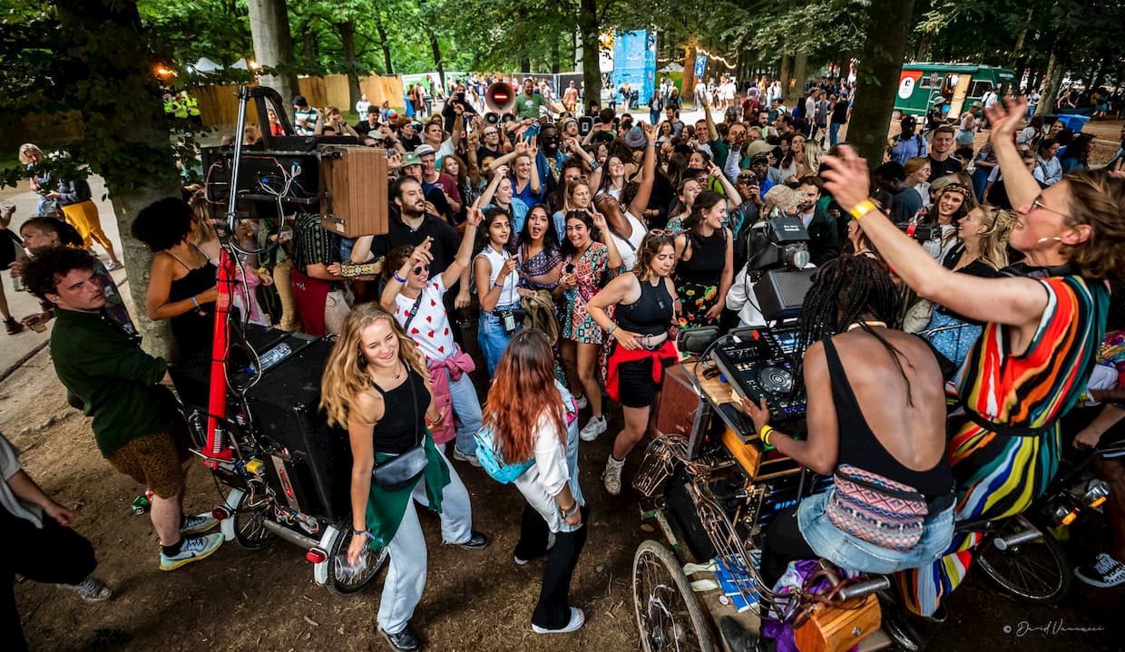 Street Sounds met Bankra Bike Sound System & Sound of Brussels Orchestra + DJ IMAN, Ravi Bongo b2b Torito22